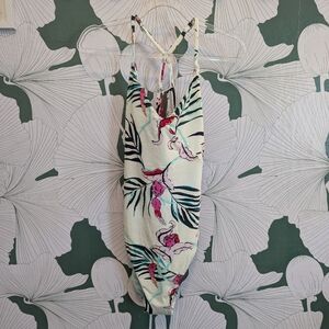 Carve Hayes one piece